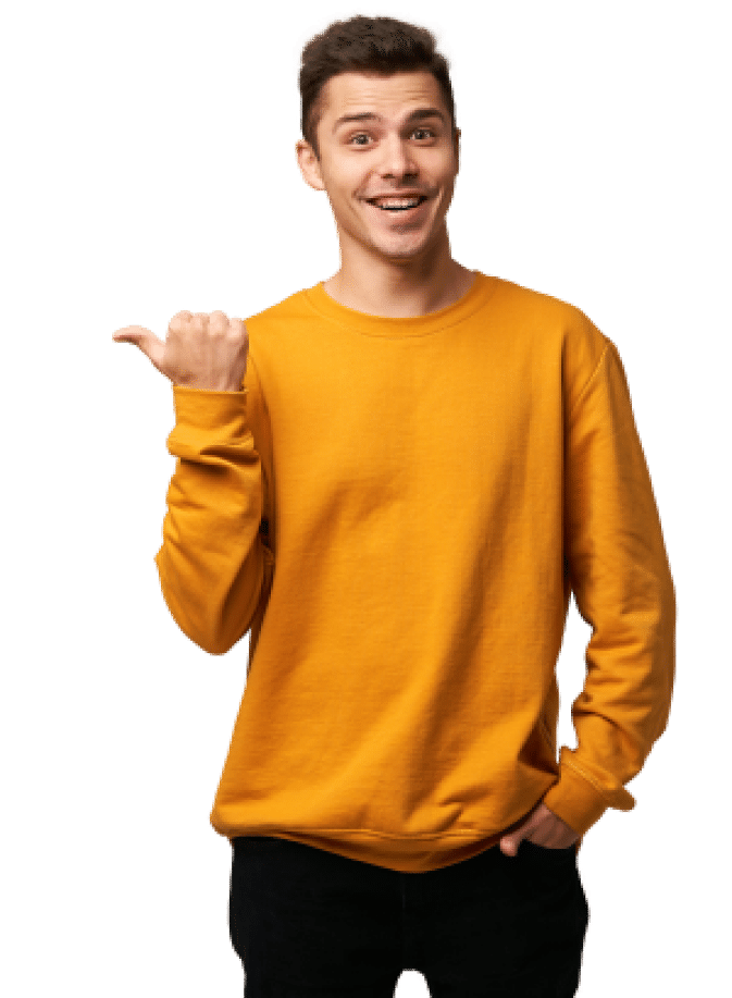 giovane uomo sorridente che indica, simbolo di semplicità e accessibilità nella creazione di siti web professionali